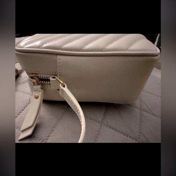 Authentic Saint Laurent Lou leather shoulder bag in excellent condition - Picture 10 of 13